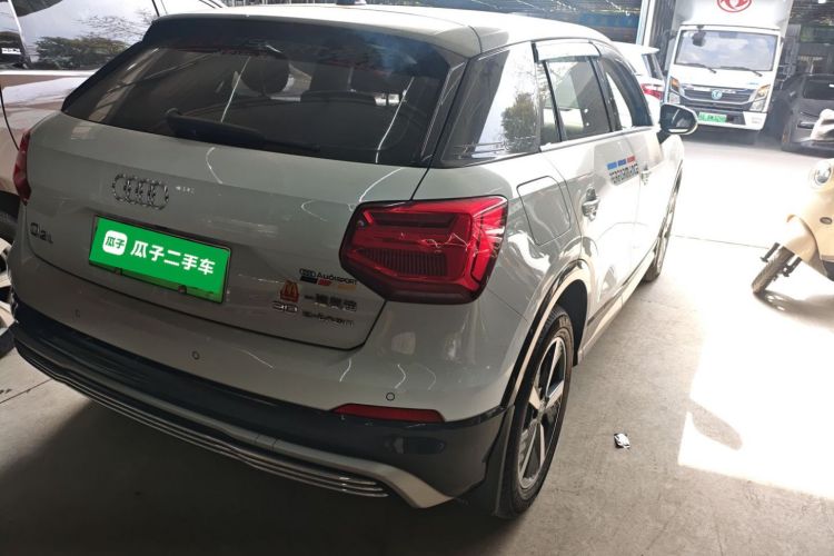 Audi Q2L e-tron 2020 car image #7