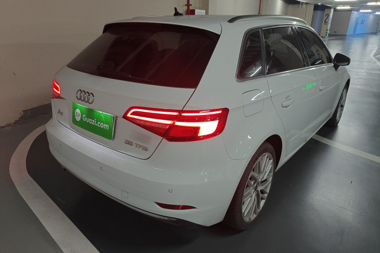 Audi A3 2019 car image #7