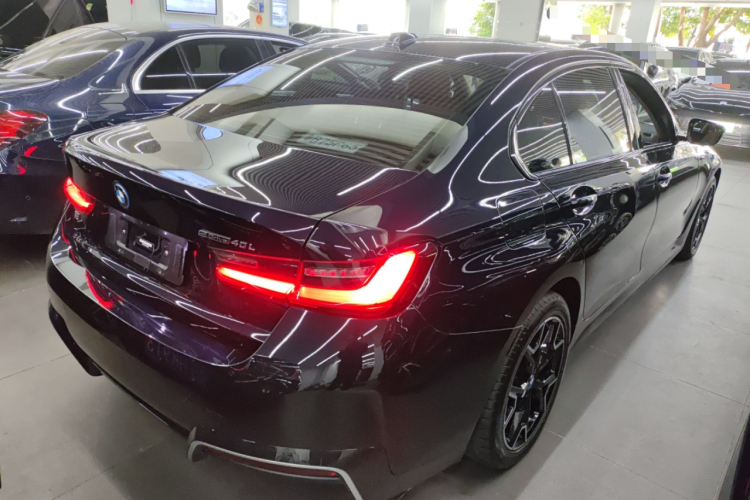 BMW i3 2023 car image #7