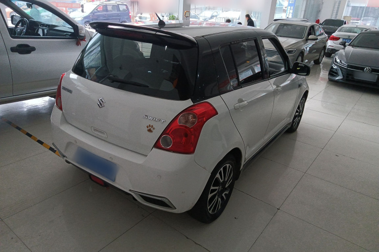 Suzuki Swift 2015 car image #7