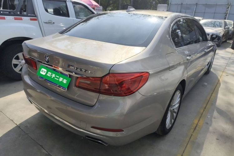 BMW 5 Series 2018 #7 BMW 5 Series 2018 car image #7