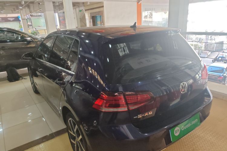 Volkswagen Golf 2020 car image #7