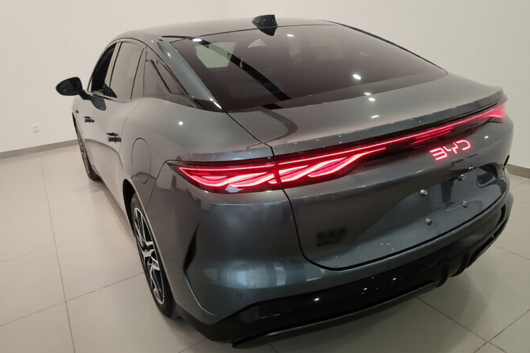 BYD HanL 2025 #7 BYD HanL 2025 car image #7