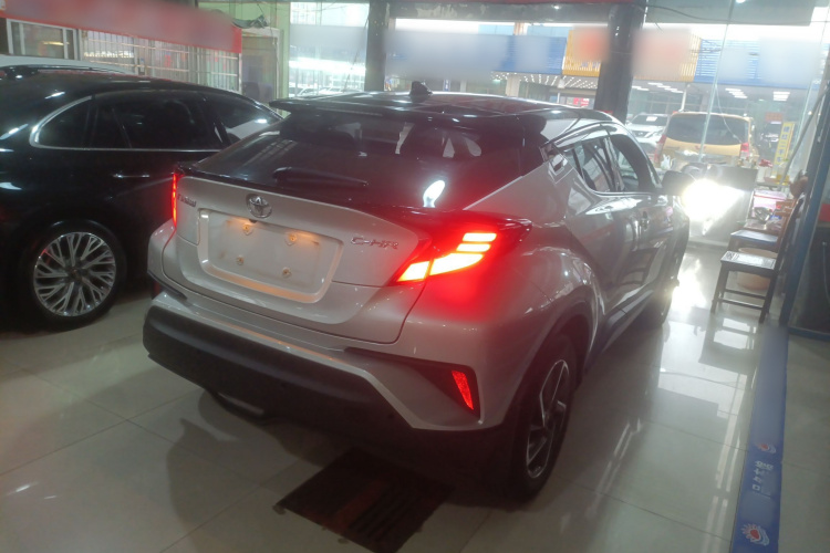 Toyota C-HR 2022 #7 Toyota C-HR 2022 car image #7