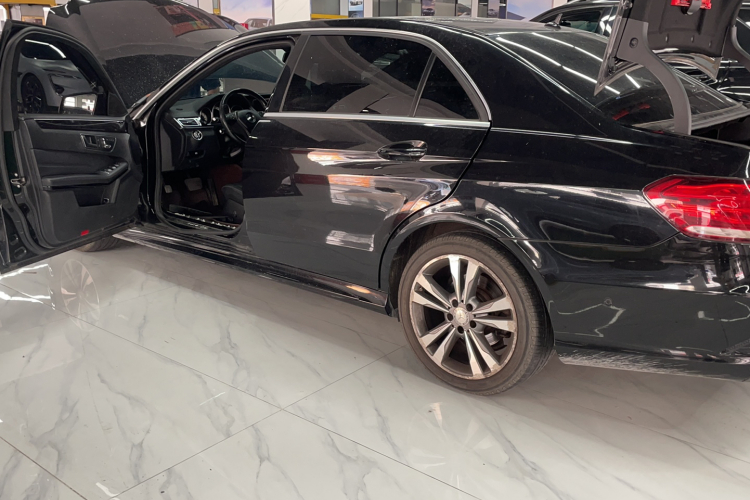 Mercedes-Benz E Class 2015 car image #7