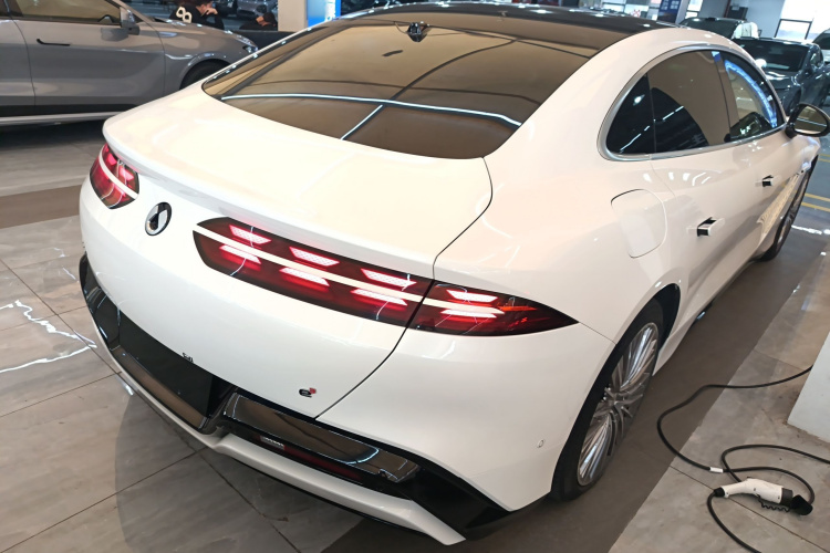 Denza Z9 2024 #7 Denza Z9 2024 car image #7