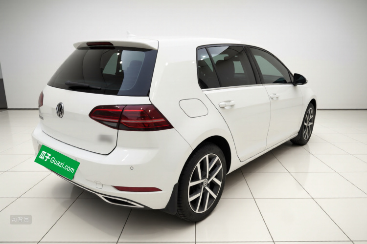 Volkswagen Golf 2019 car image #7