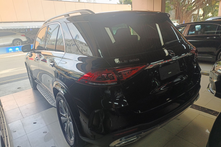 Mercedes-Benz GLE Class 2023 immagine di auto #7