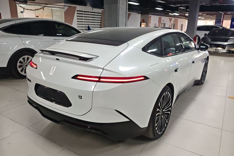 Avatr 12 2024 car image #7