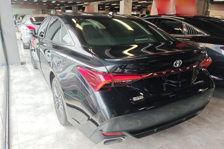 Toyota Avalon 2023 car image #7