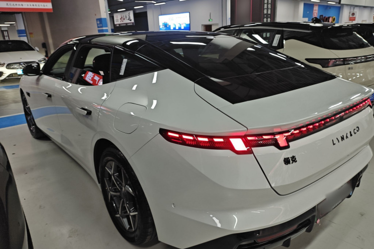 Lynk & Co 10 EM-P 2025 car image #7
