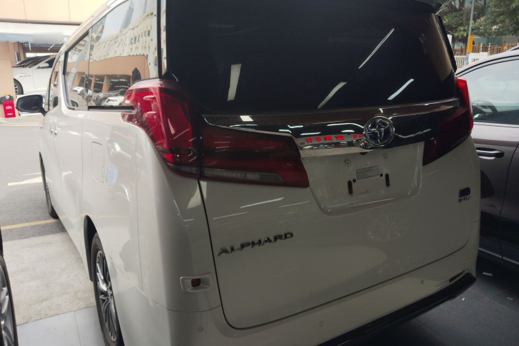 Toyota Alphard 2021 car image #7