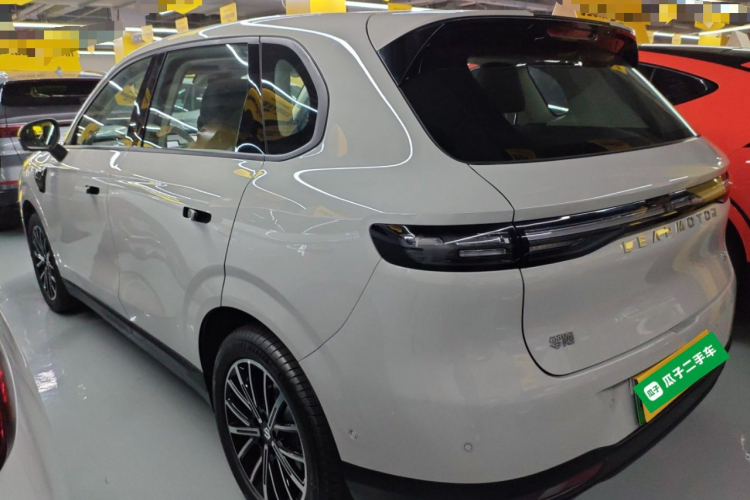 零跑汽车 零跑B10 2025 汽车图片 #7