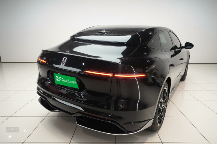 Avatr 06 2025 car image #7