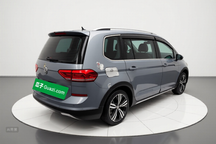 Volkswagen Touran 2020 car image #7