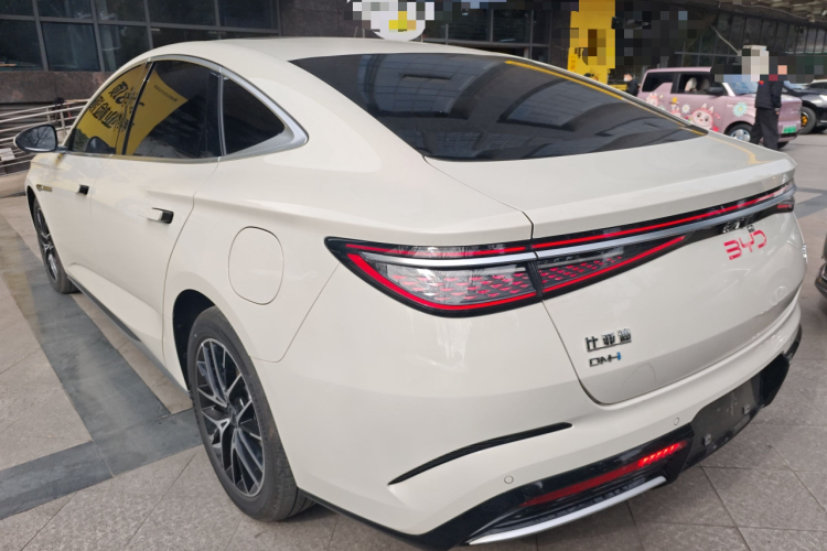 BYD Seal 07 DM-i 2024 صورة سيارة #7