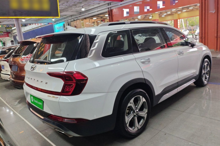 Hyundai Santa Fe 2019 car image #7