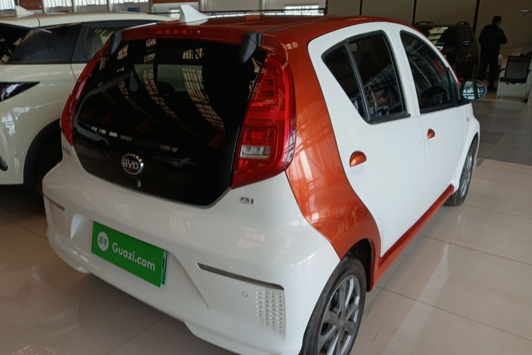 BYD e1 2020 immagine di auto #7