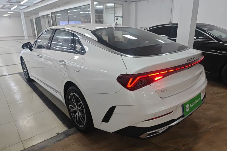 Kia K5 2025 car image #7