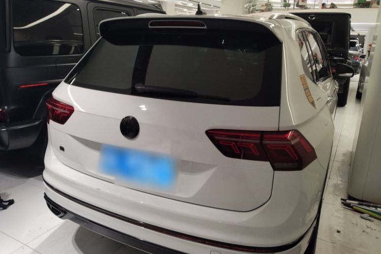 Volkswagen Tiguan L 2023 #7 Volkswagen Tiguan L 2023 car image #7