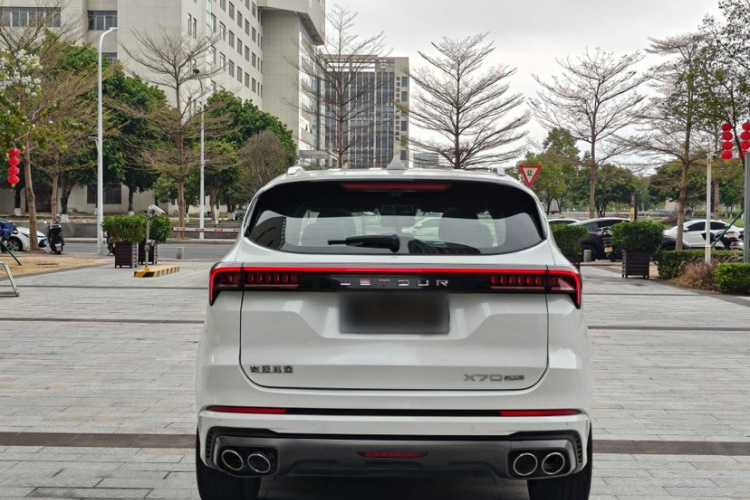 X70 PLUS 2020 car image #7