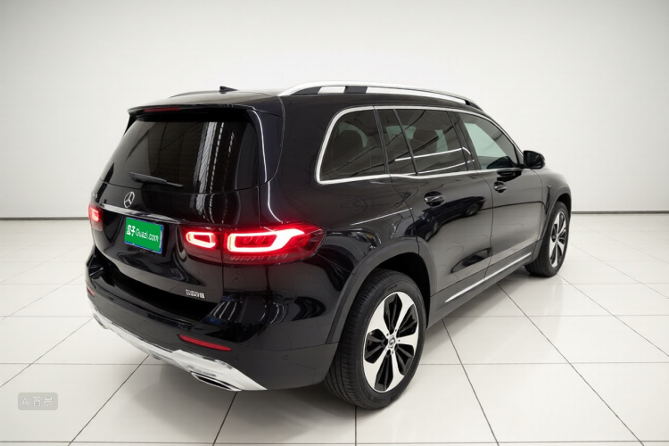 Mercedes-Benz GLB Class 2023 car image #7