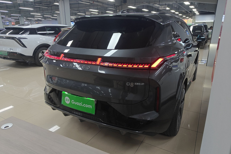 Lynk & Co 08 EM-P 2024 car image #7