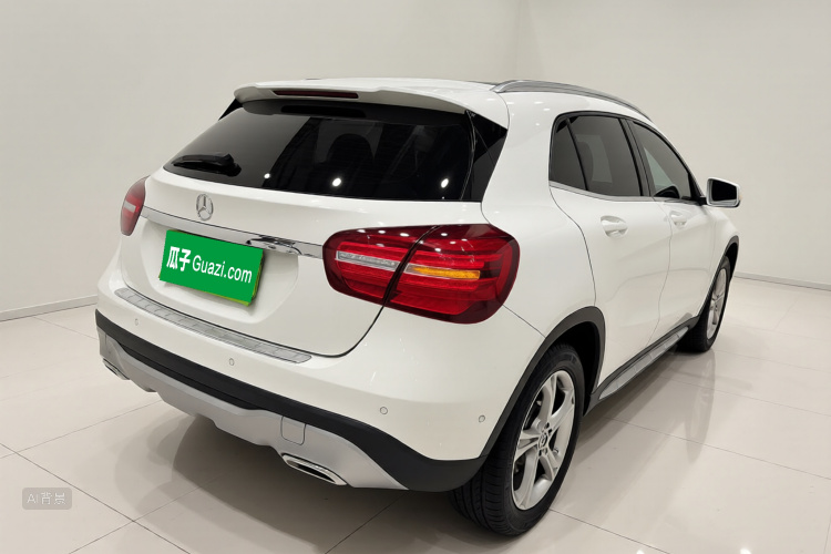 Mercedes-Benz GLA Class 2019 car image #7