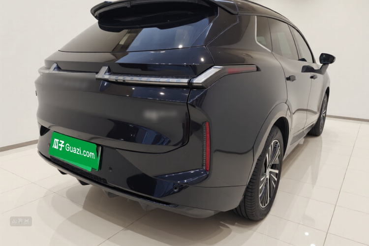 Lynk & Co 08 EM-P 2024 car image #7