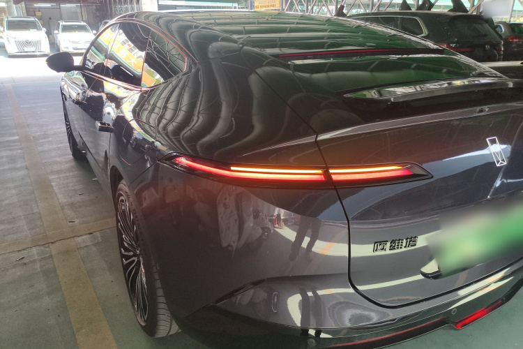 Avatr 12 2024 car image #7