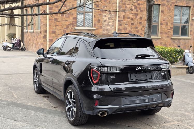 Lynk & Co 01 EM-P 2022 car image #7