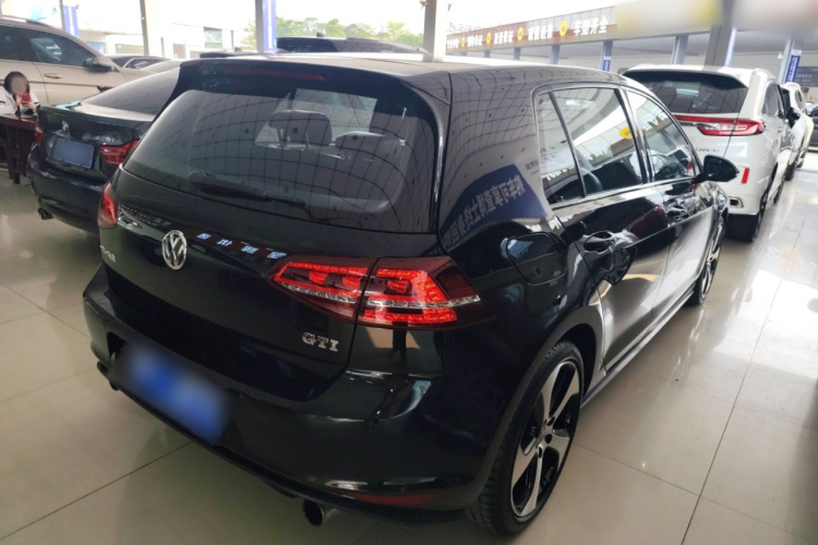 Volkswagen GolfGTI 2017 immagine di auto #7