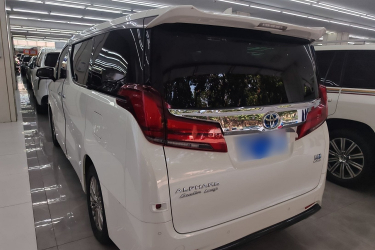 Toyota Alphard 2022 car image #7
