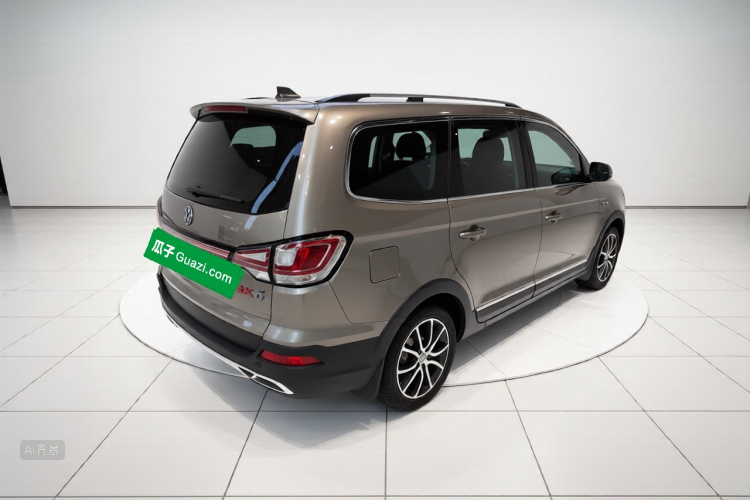 Forthing SX6 2016 car image #7