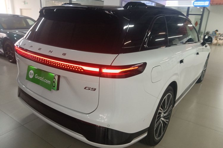 Xpeng G9 2025 car image #7