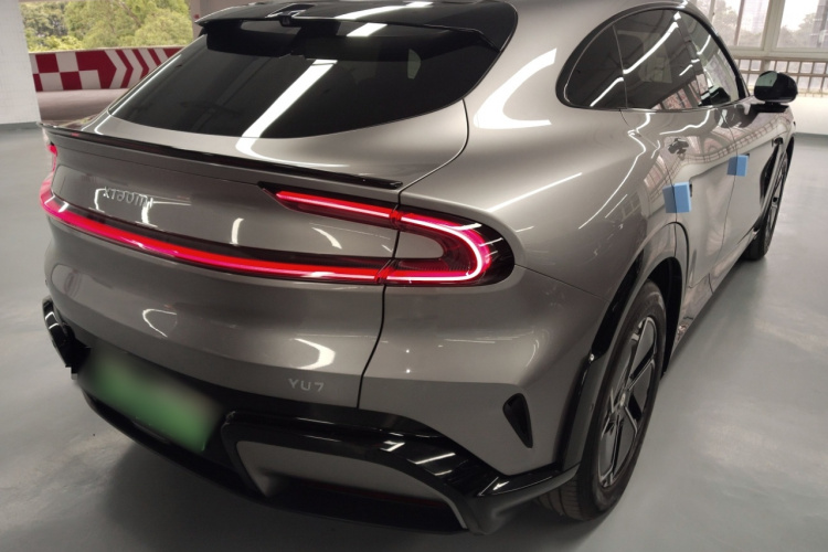 MI YU7 2025 immagine di auto #7