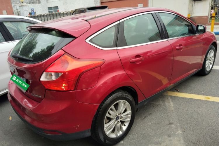Ford Focus 2014 car image #7