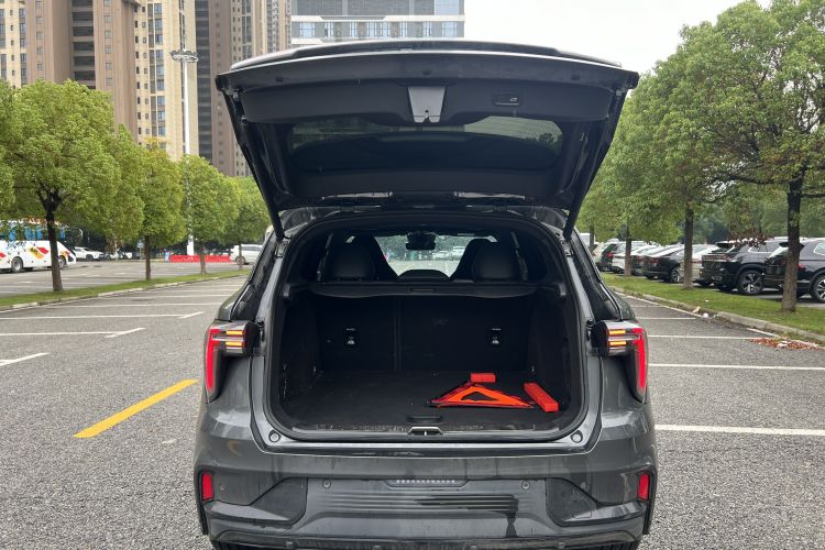 Lynk & Co 01 EM-P 2022 car image #7
