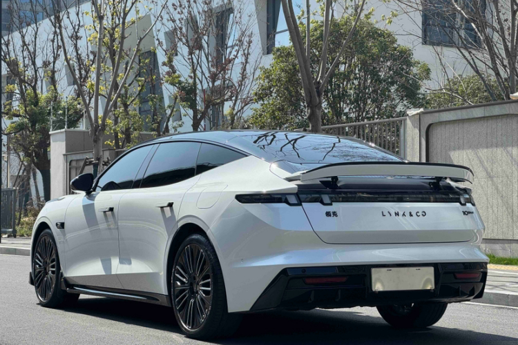 Lynk & Co 10 EM-P 2025 car image #7