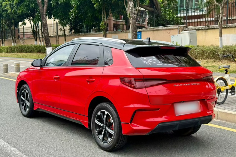 BYD e2 2019 imagem de carro #7