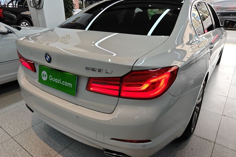 BMW 5 Series 2017 #7 BMW 5 Series 2017 car image #7