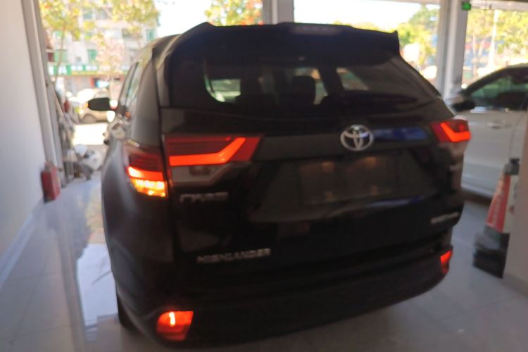 Toyota Highlander 2020 car image #7