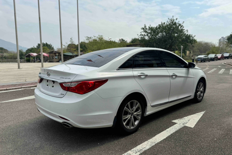 Hyundai Sonata 2015 car image #7