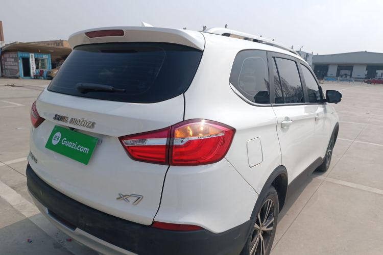 SWM X7 2020 car image #7