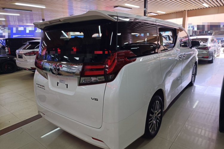 Toyota Alphard 2018 car image #7