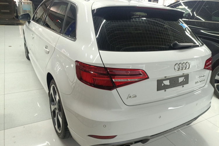 Audi A3 2019 car image #7