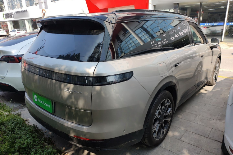 Lynk & Co 900 2025 car image #7