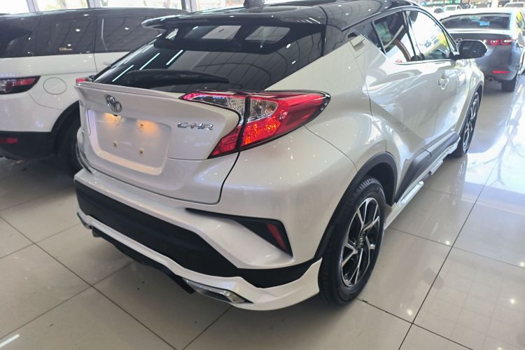 Toyota C-HR 2019 car image #7