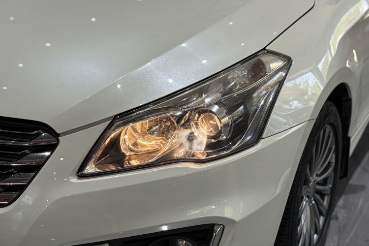 Suzuki Ciaz 2017 изображение автомобиля #7