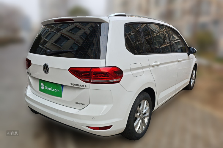 Volkswagen Touran 2018 immagine di auto #7